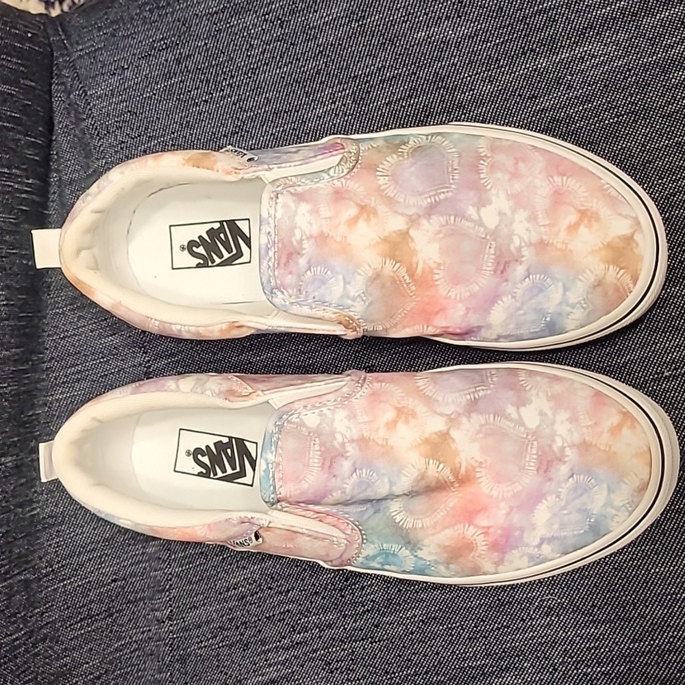 New Vans size 4 girls
